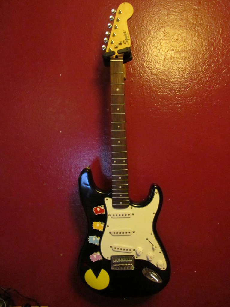 PacMan / BadtzMaru Guitar • Edel Alon